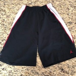 Jordan - Gym Shorts - red, white & black